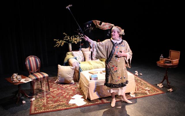 Casey Kramer in performance as Amy Lowell at Nakano Theatre